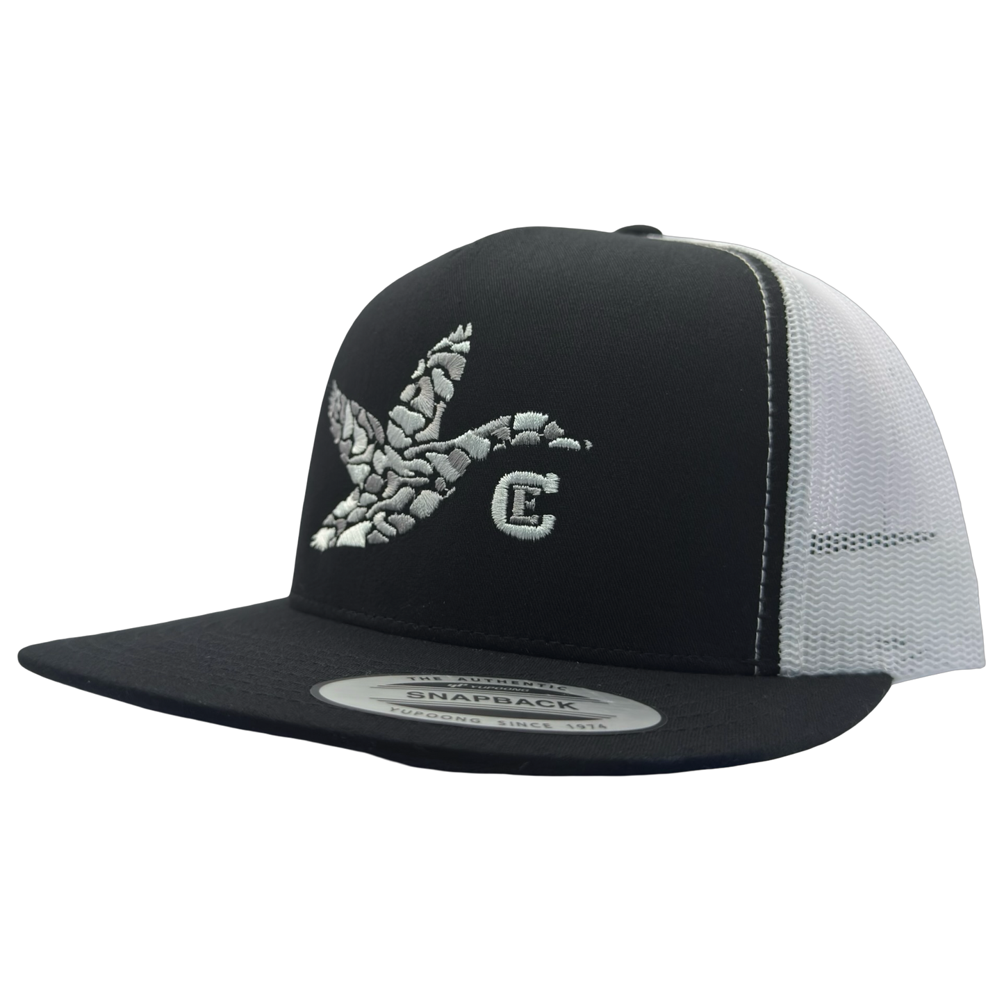 Yupoong 6006 snapback with graphic of duck and the CE logo #black/white