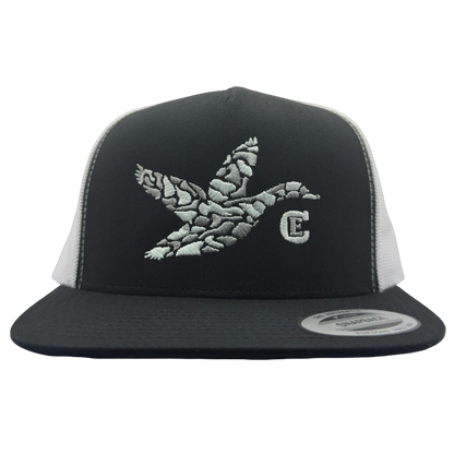 Yupoong 6006 snapback with graphic of duck and the CE logo #black/white