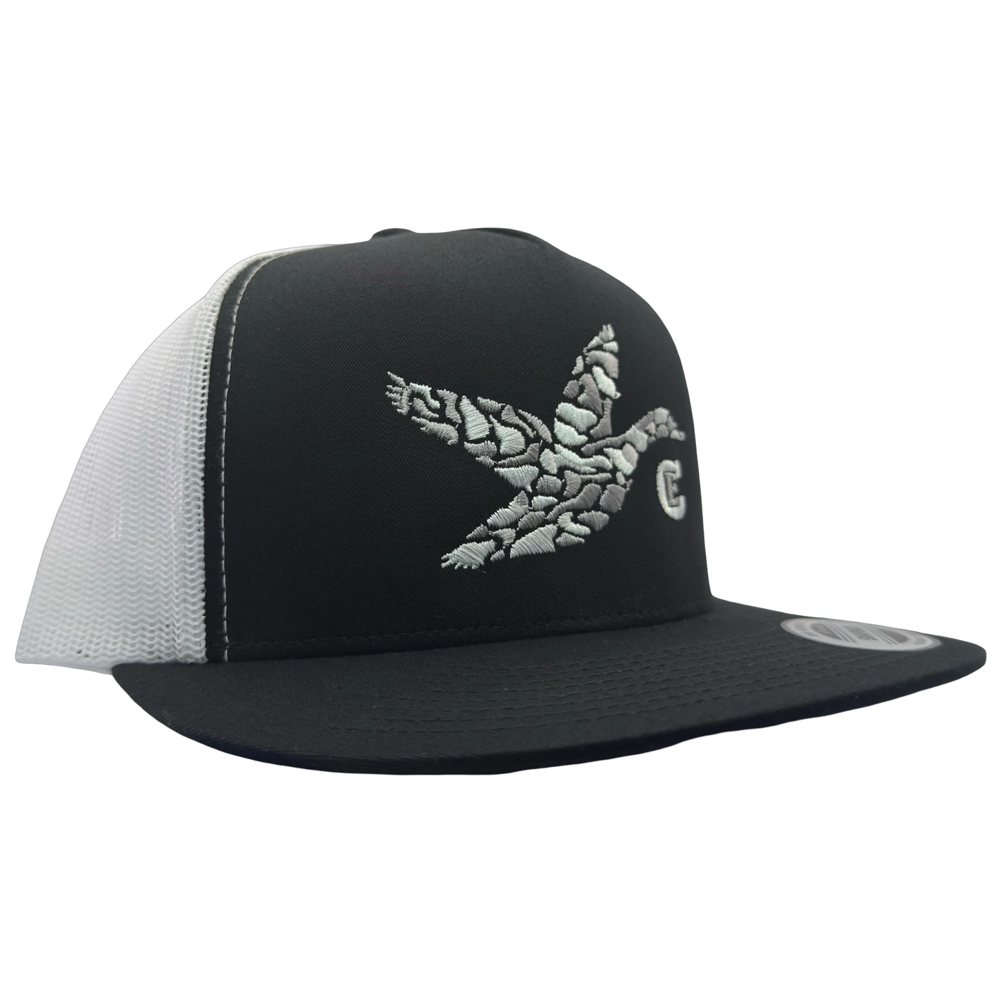 Yupoong 6006 snapback with graphic of duck and the CE logo #black/white